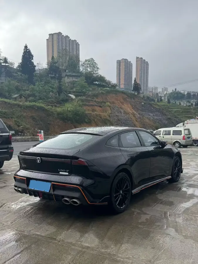 2023 ChangAn UNI-V 1.5T 188HP L4 7DCT,autocango,china used car exporter,china ev exporter,chinese used car exporter,chinese used ev exporter