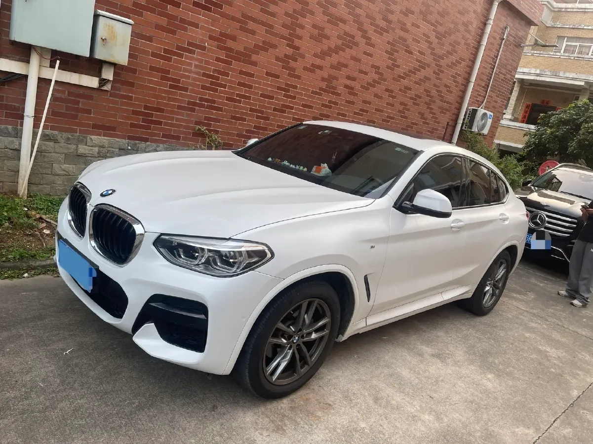 2020 BMW X4 2.0T 184HP L4 8AT,autocango,china used car exporter,china ev exporter,chinese used car exporter,chinese used ev exporter
