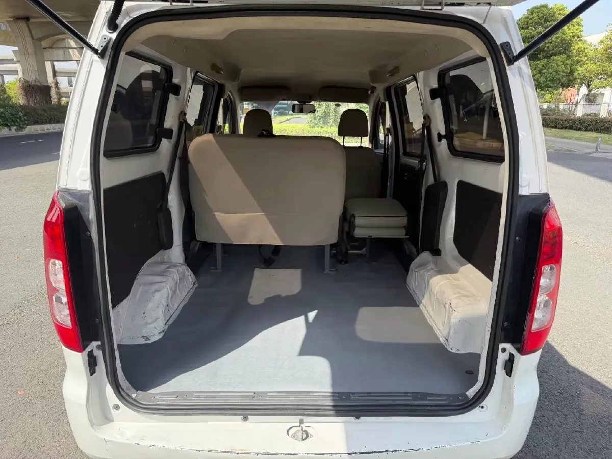 2019 WuLing HongGuang V 1.5L 105HP L4 5MT,autocango,china used car exporter,china ev exporter,chinese used car exporter,chinese used ev exporter