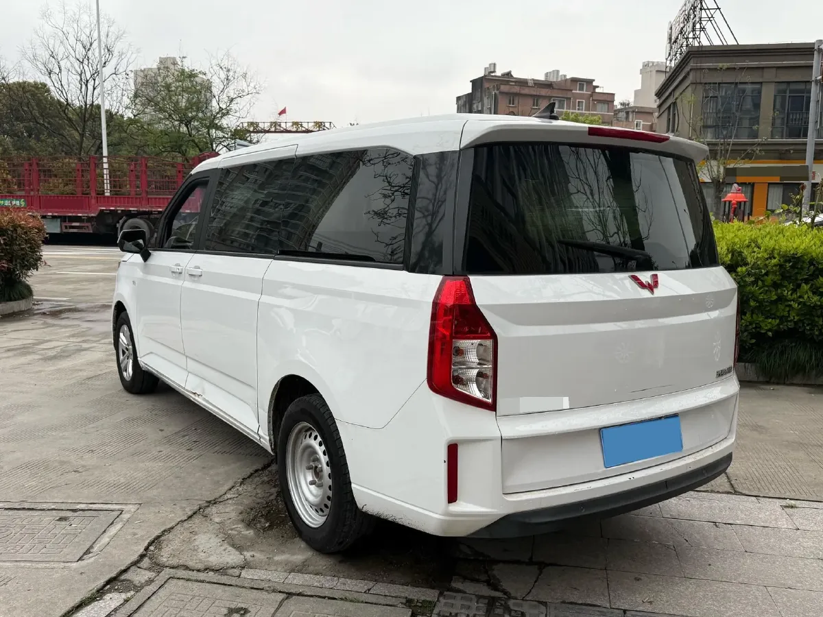 2021 WuLing ZhengChen 1.5T 147HP L4 6MT,autocango,china used car exporter,china ev exporter,chinese used car exporter,chinese used ev exporter