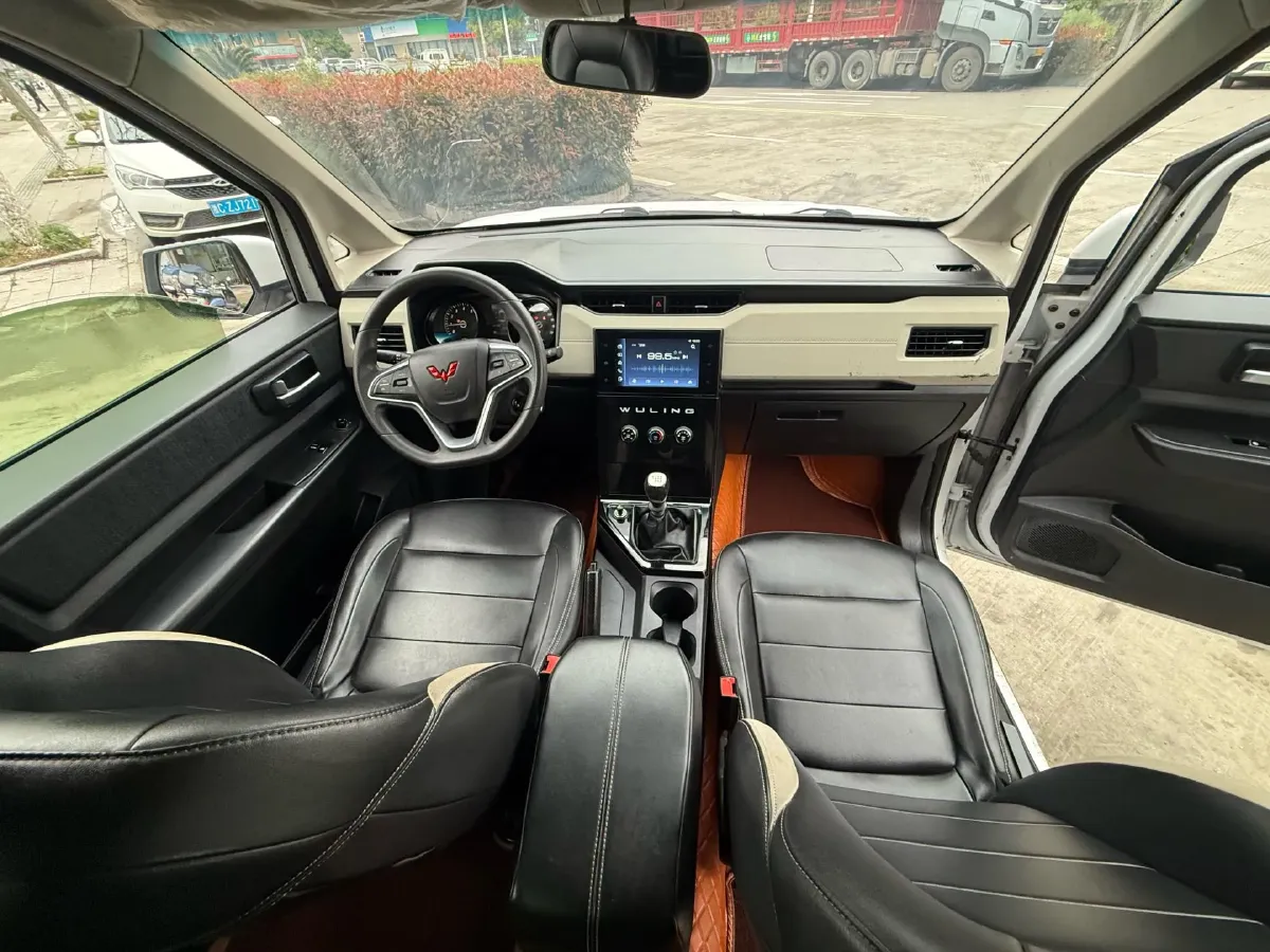 2021 WuLing ZhengChen 1.5T 147HP L4 6MT,autocango,china used car exporter,china ev exporter,chinese used car exporter,chinese used ev exporter