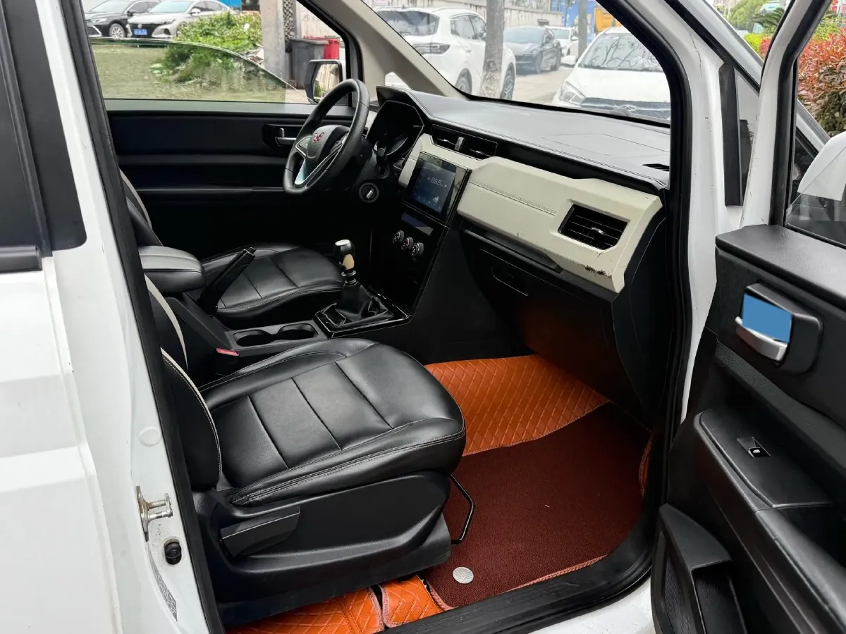 2021 WuLing ZhengChen 1.5T 147HP L4 6MT,autocango,china used car exporter,china ev exporter,chinese used car exporter,chinese used ev exporter