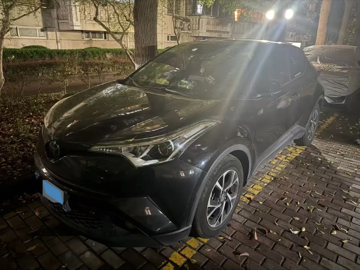 2020 Toyota C-HR 2.0L 171HP L4 CVT,autocango,china used car exporter,china ev exporter,chinese used car exporter,chinese used ev exporter