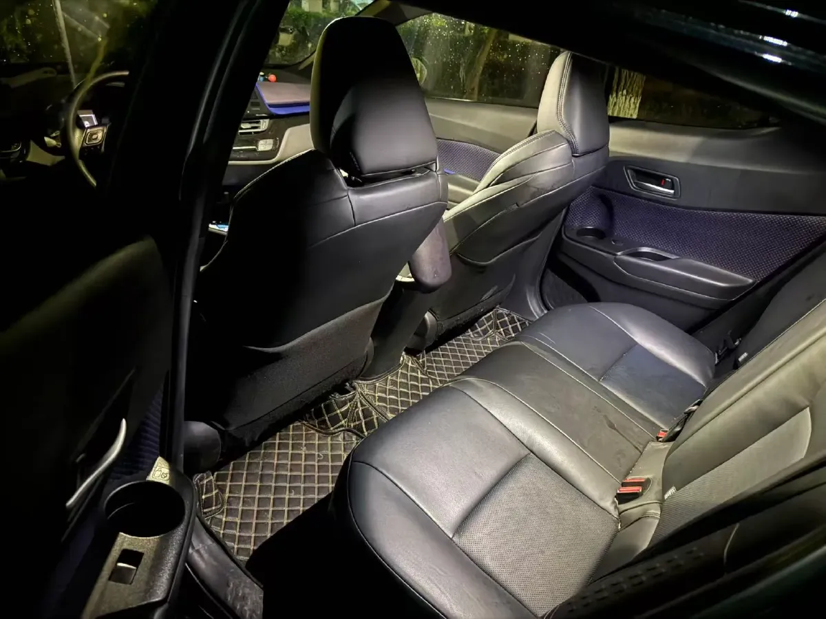 2020 Toyota C-HR 2.0L 171HP L4 CVT,autocango,china used car exporter,china ev exporter,chinese used car exporter,chinese used ev exporter