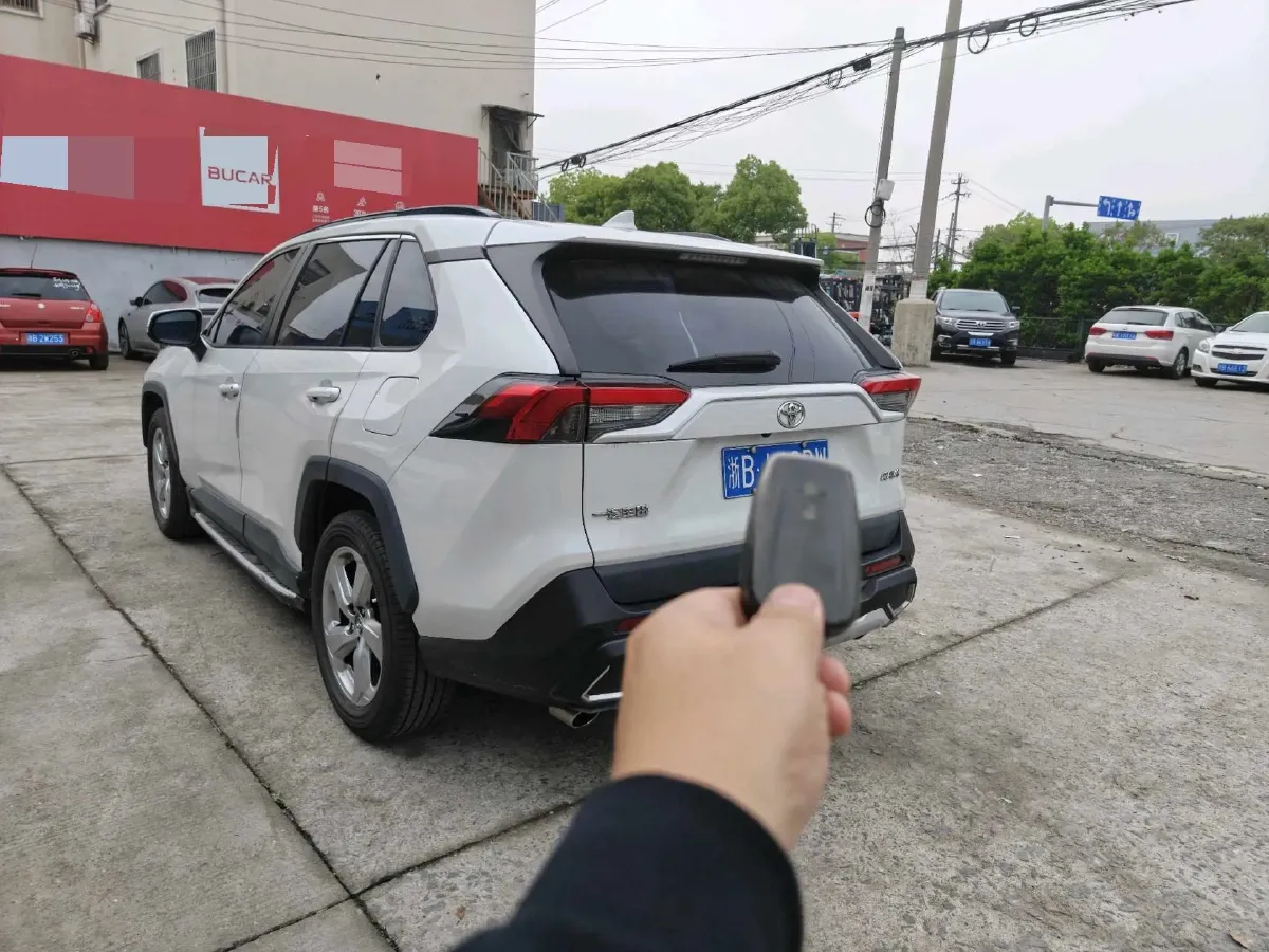2021 Toyota RAV4 2.0L 171HP L4 CVT,autocango,china used car exporter,china ev exporter,chinese used car exporter,chinese used ev exporter