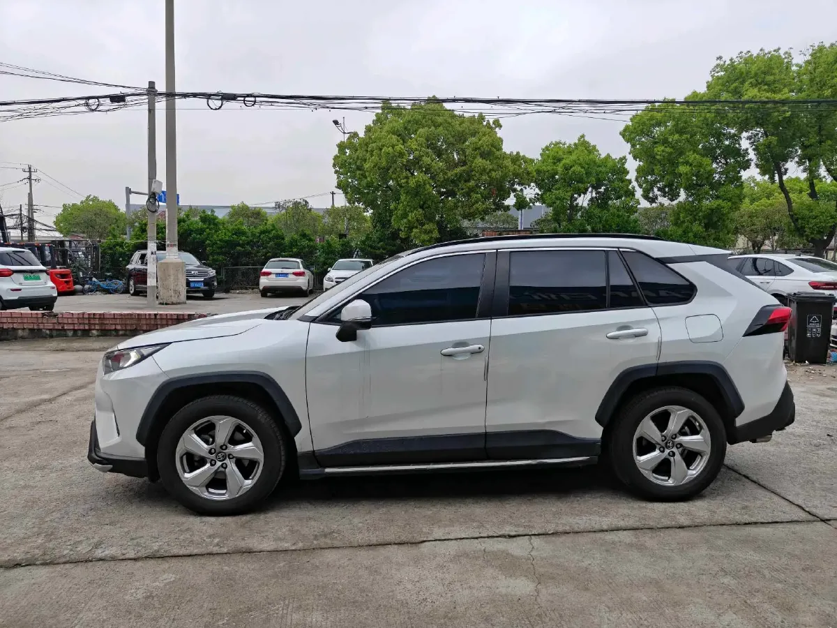 2021 Toyota RAV4 2.0L 171HP L4 CVT,autocango,china used car exporter,china ev exporter,chinese used car exporter,chinese used ev exporter