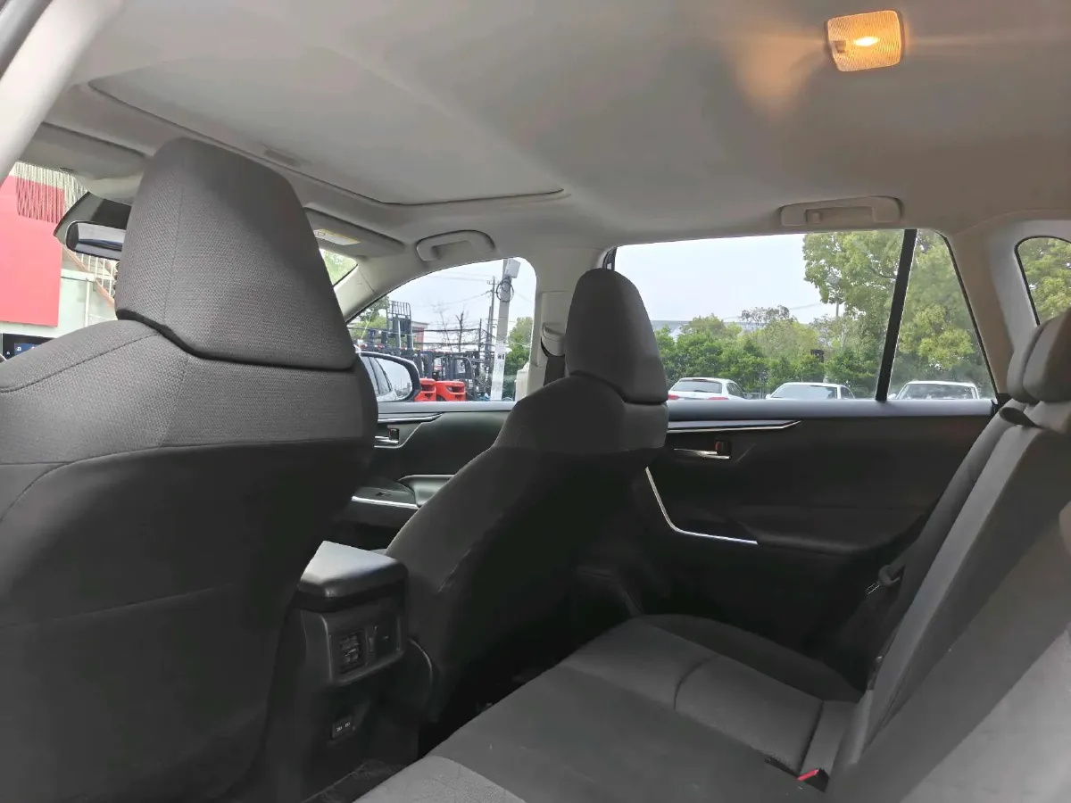 2021 Toyota RAV4 2.0L 171HP L4 CVT,autocango,china used car exporter,china ev exporter,chinese used car exporter,chinese used ev exporter