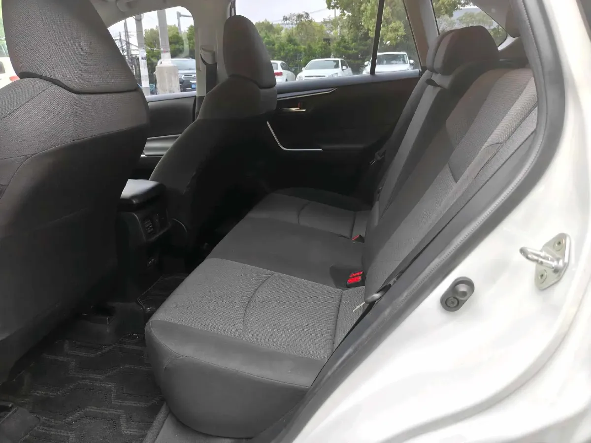 2021 Toyota RAV4 2.0L 171HP L4 CVT,autocango,china used car exporter,china ev exporter,chinese used car exporter,chinese used ev exporter