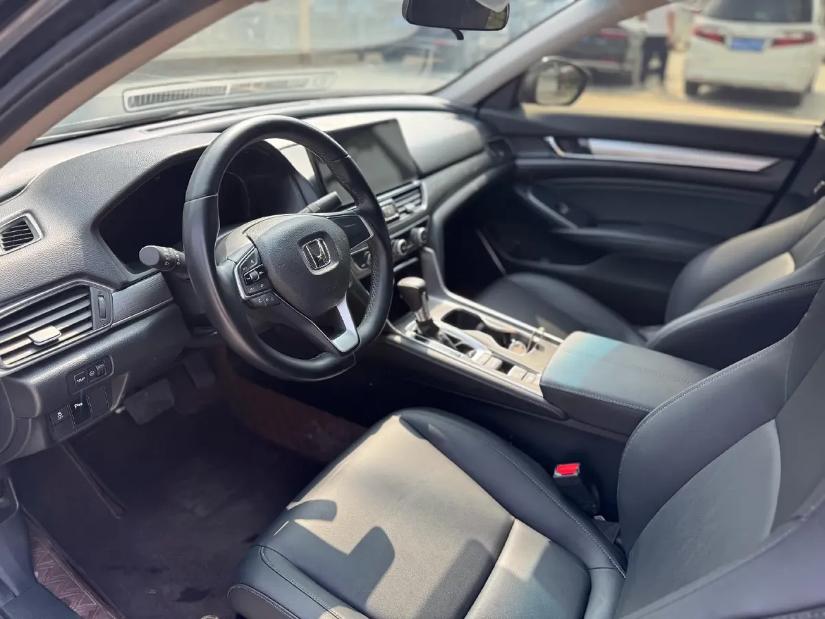 2022 Honda Accord 1.5T 194HP L4 CVT,autocango,china used car exporter,china ev exporter,chinese used car exporter,chinese used ev exporter