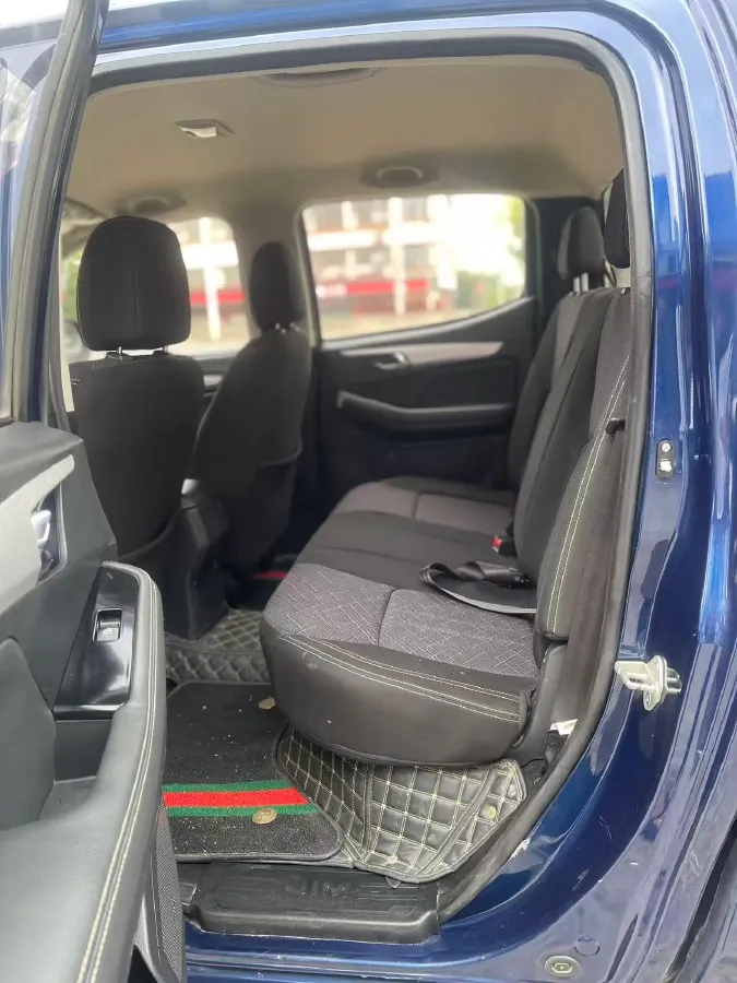 2020 JMC BaoDian 2.5T 140HP L4 5MT,autocango,china used car exporter,china ev exporter,chinese used car exporter,chinese used ev exporter