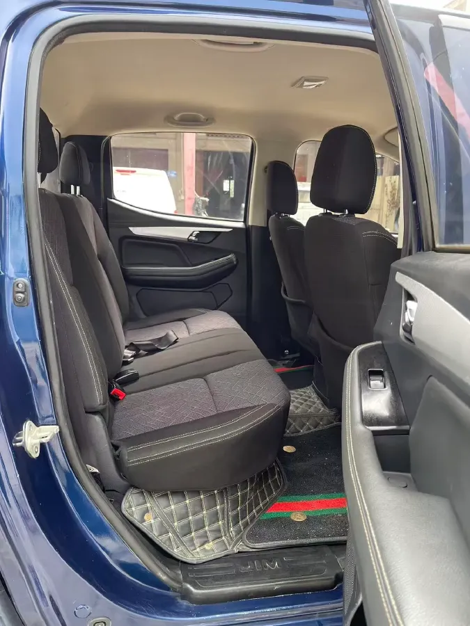 2020 JMC BaoDian 2.5T 140HP L4 5MT,autocango,china used car exporter,china ev exporter,chinese used car exporter,chinese used ev exporter