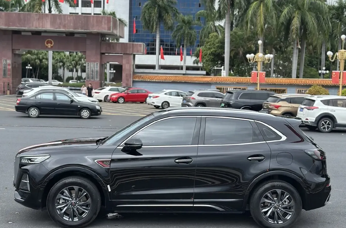 2023 HongQi HS5 2.0T 252HP L4 8AT,autocango,china used car exporter,china ev exporter,chinese used car exporter,chinese used ev exporter