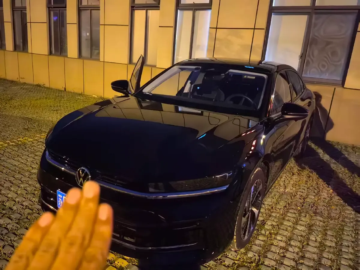 2024 Volkswagen Magotan 1.5T 160HP L4 7DCT,autocango,china used car exporter,china ev exporter,chinese used car exporter,chinese used ev exporter