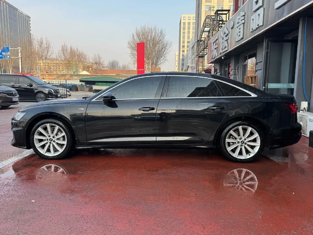 2024 Audi A6L 2.0T 190HP L4 7DCT,autocango,china used car exporter,china ev exporter,chinese used car exporter,chinese used ev exporter