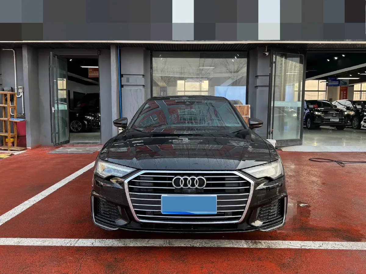 2024 Audi A6L 2.0T 190HP L4 7DCT,autocango,china used car exporter,china ev exporter,chinese used car exporter,chinese used ev exporter