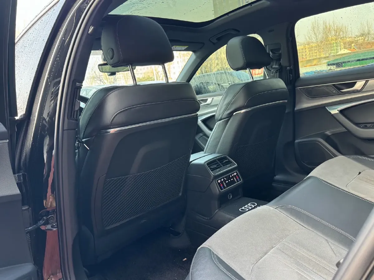 2024 Audi A6L 2.0T 190HP L4 7DCT,autocango,china used car exporter,china ev exporter,chinese used car exporter,chinese used ev exporter