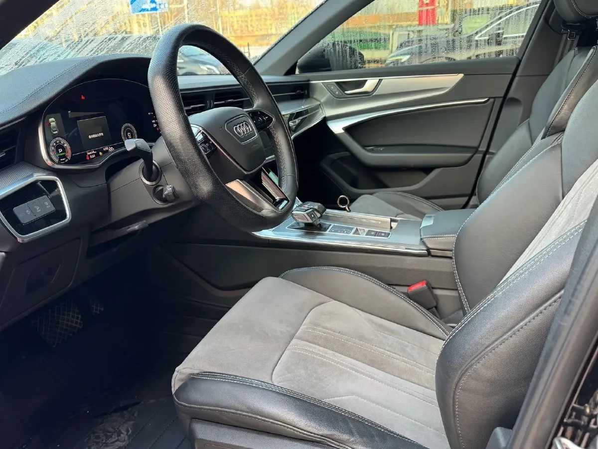 2024 Audi A6L 2.0T 190HP L4 7DCT,autocango,china used car exporter,china ev exporter,chinese used car exporter,chinese used ev exporter