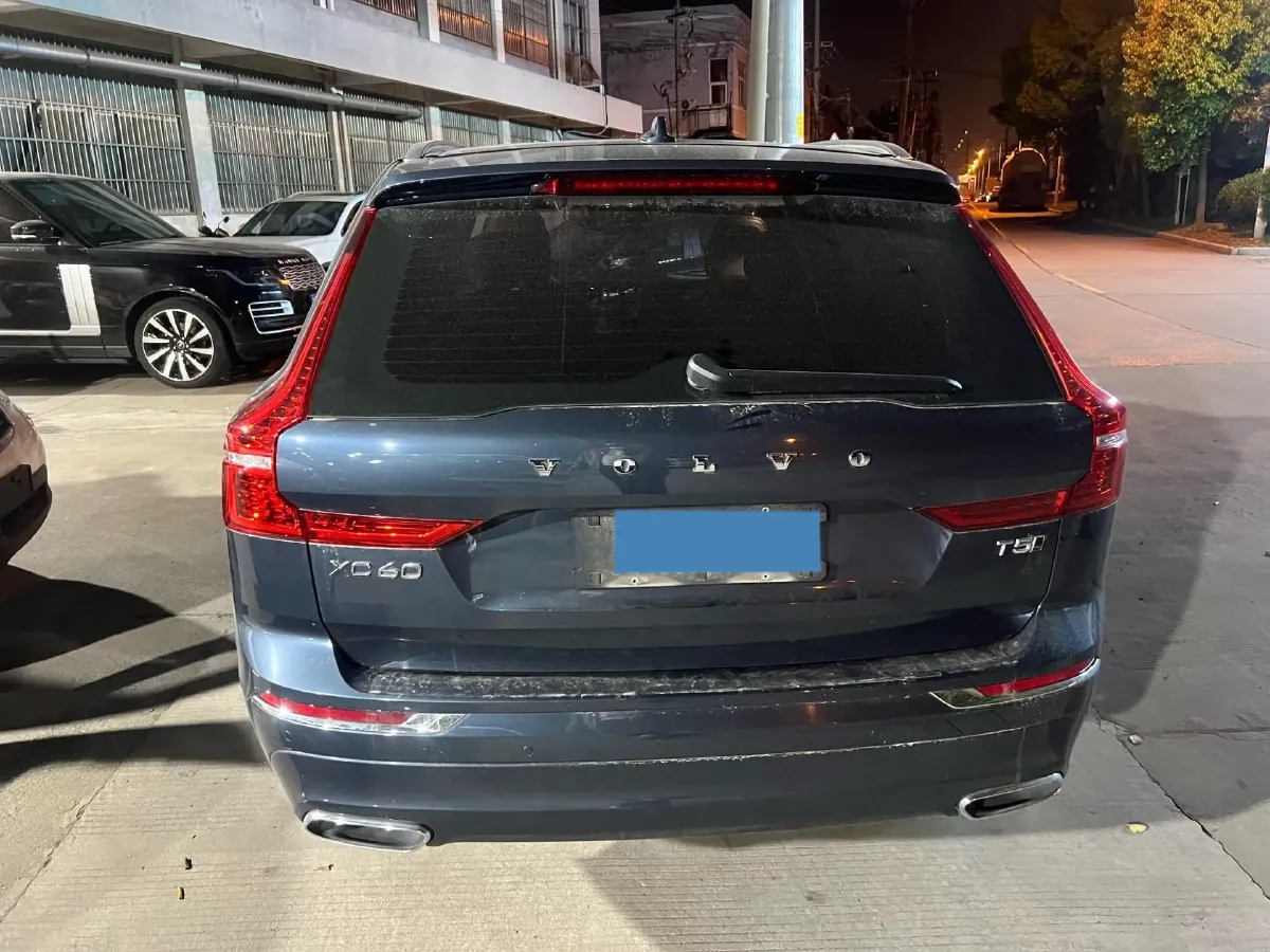 2021 Volvo XC60 2.0T 250HP L4 8AT,autocango,china used car exporter,china ev exporter,chinese used car exporter,chinese used ev exporter