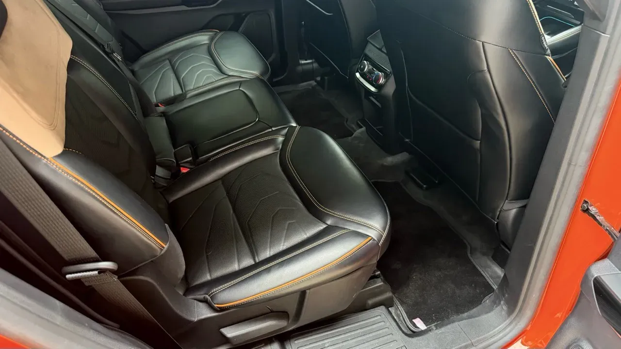 2024 Ford Explorer 2.3T 289HP L4 10AT,autocango,china used car exporter,china ev exporter,chinese used car exporter,chinese used ev exporter