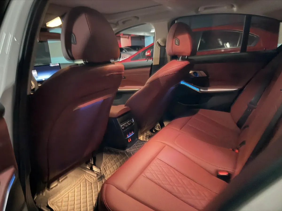 2023 BMW 3 Series 2.0T 184HP L4 8AT,autocango,china used car exporter,china ev exporter,chinese used car exporter,chinese used ev exporter