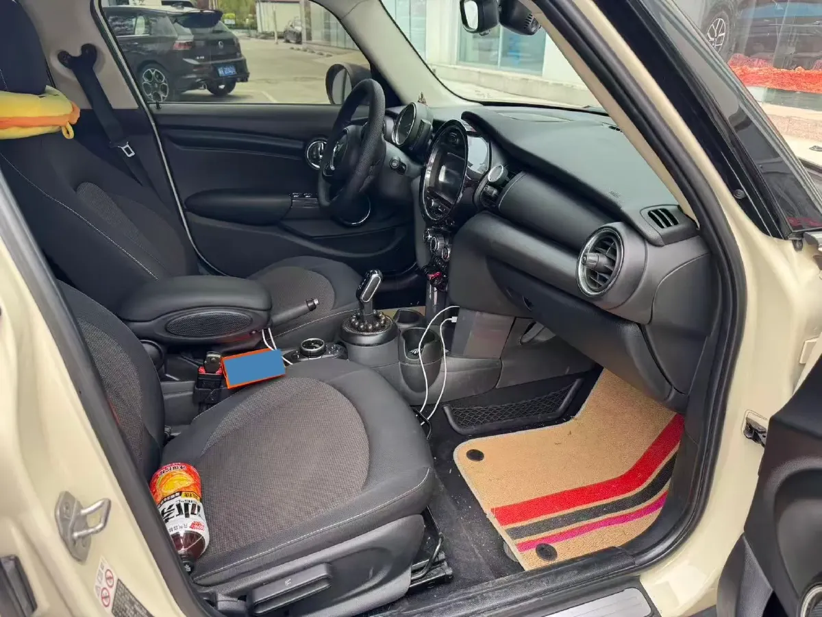 2017 MINI MINI 1.5T 136HP L3 6AT,autocango,china used car exporter,china ev exporter,chinese used car exporter,chinese used ev exporter