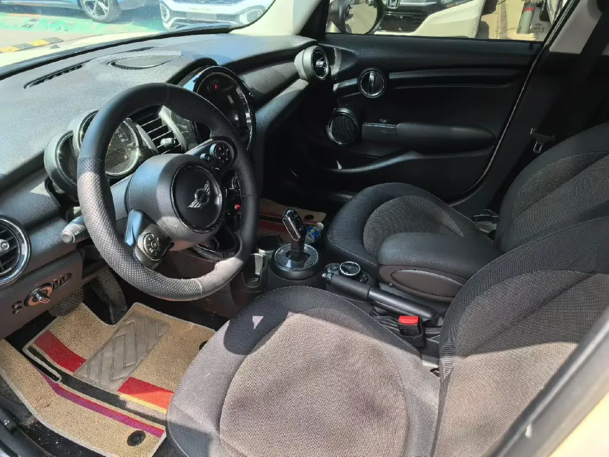 2017 MINI MINI 1.5T 136HP L3 6AT,autocango,china used car exporter,china ev exporter,chinese used car exporter,chinese used ev exporter