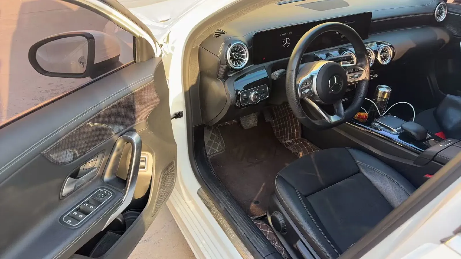 2022 Mercedes-Benz A Class 1.3T 163HP L4 7DCT,autocango,china used car exporter,china ev exporter,chinese used car exporter,chinese used ev exporter