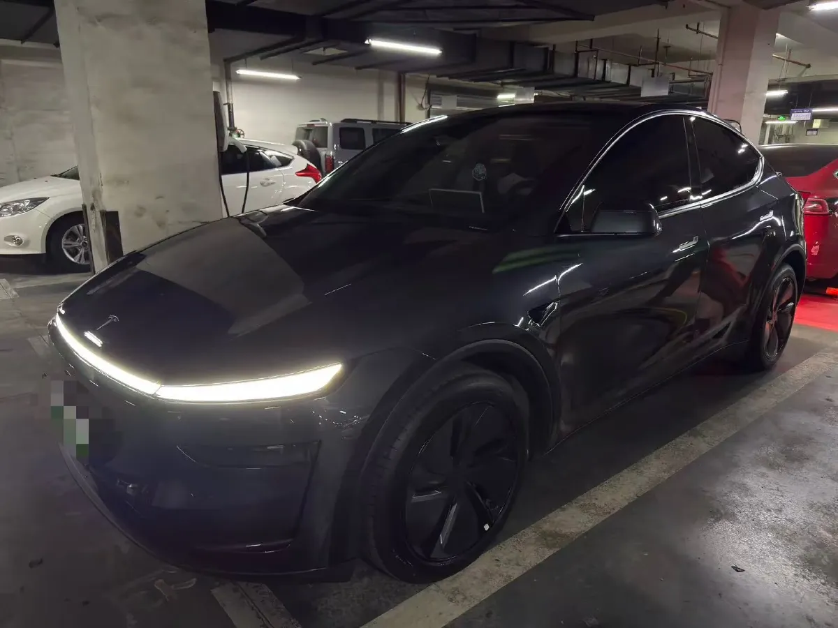 2025 Tesla Model Y BEV 62.5KWH,autocango,china used car exporter,china ev exporter,chinese used car exporter,chinese used ev exporter