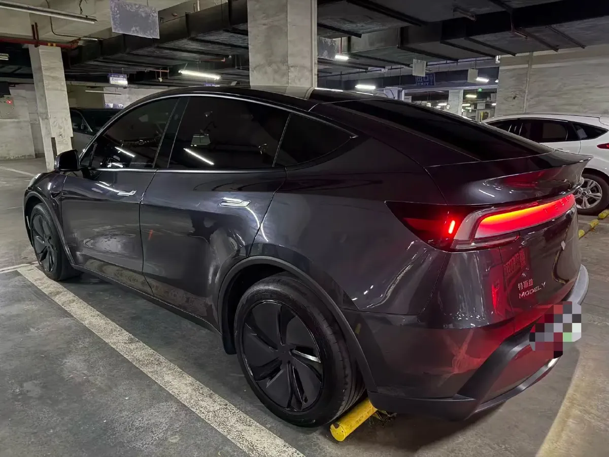 2025 Tesla Model Y BEV 62.5KWH,autocango,china used car exporter,china ev exporter,chinese used car exporter,chinese used ev exporter