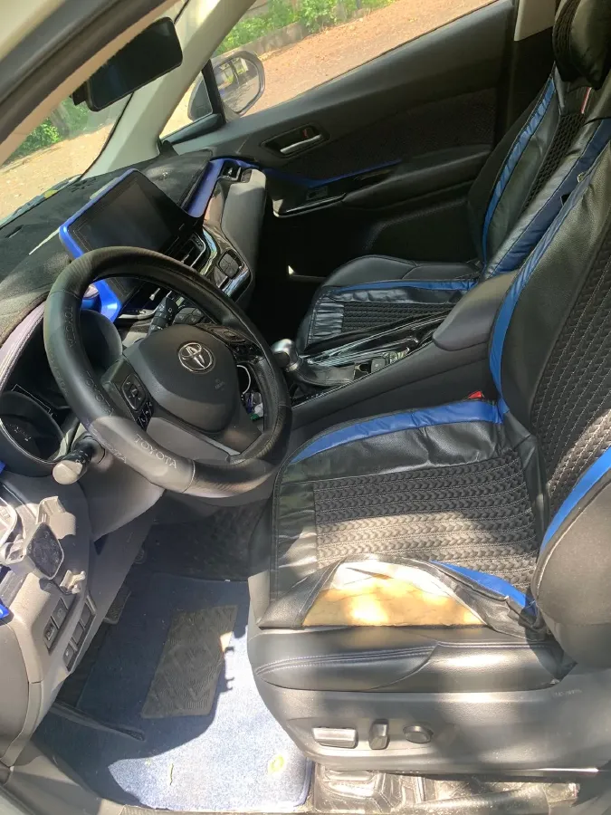 2020 Toyota C-HR 2.0L 171HP L4 CVT,autocango,china used car exporter,china ev exporter,chinese used car exporter,chinese used ev exporter