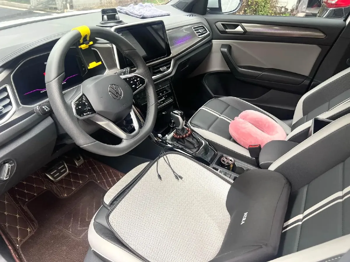 2024 Volkswagen T-Roc 1.5T 160HP L4 7DCT,autocango,china used car exporter,china ev exporter,chinese used car exporter,chinese used ev exporter