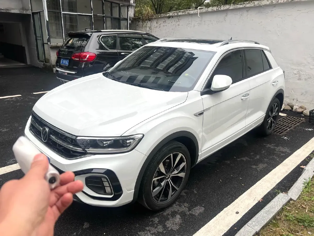 2024 Volkswagen T-Roc 1.5T 160HP L4 7DCT,autocango,china used car exporter,china ev exporter,chinese used car exporter,chinese used ev exporter