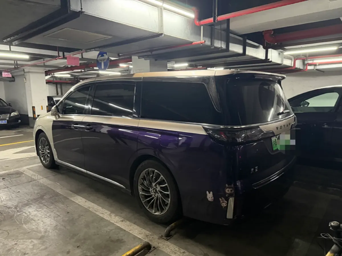 2022 Voyah Dream 1.5T 136HP L4 PHEV 25.57KWH,autocango,china used car exporter,china ev exporter,chinese used car exporter,chinese used ev exporter