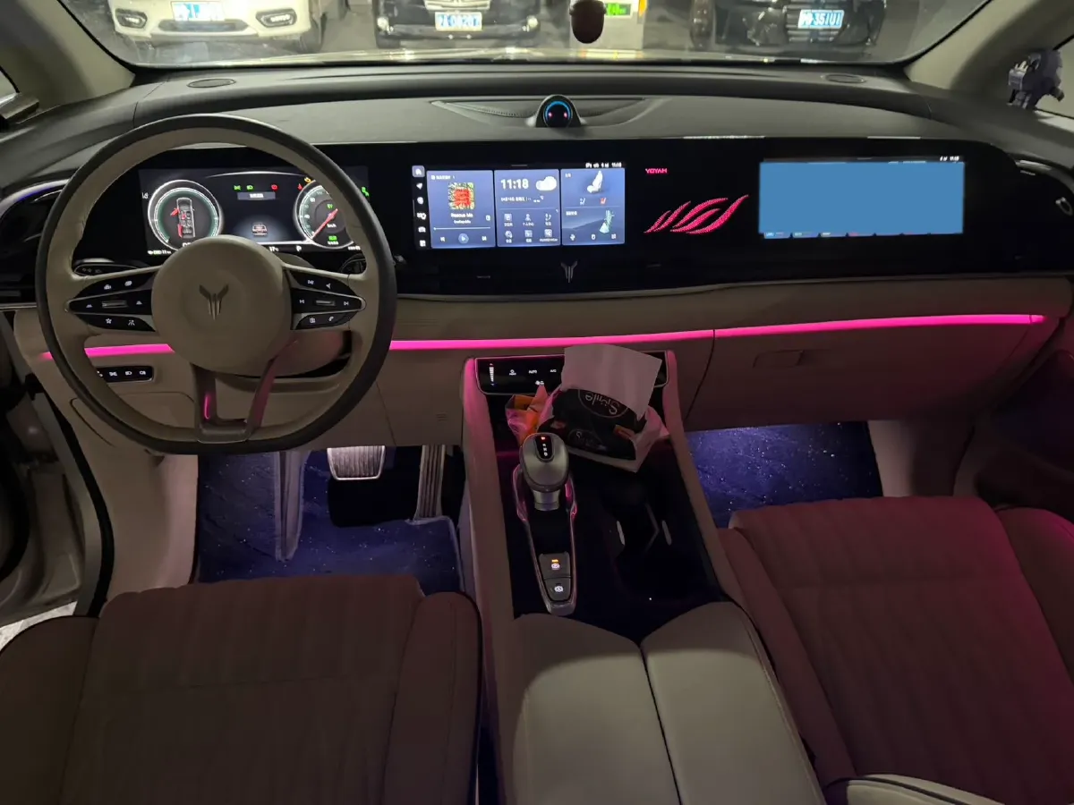 2022 Voyah Dream 1.5T 136HP L4 PHEV 25.57KWH,autocango,china used car exporter,china ev exporter,chinese used car exporter,chinese used ev exporter