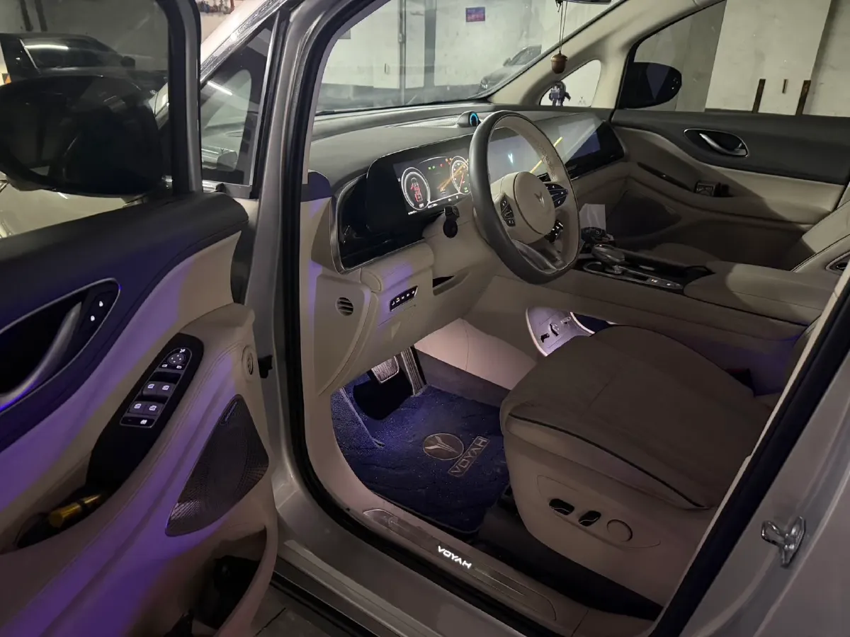 2022 Voyah Dream 1.5T 136HP L4 PHEV 25.57KWH,autocango,china used car exporter,china ev exporter,chinese used car exporter,chinese used ev exporter