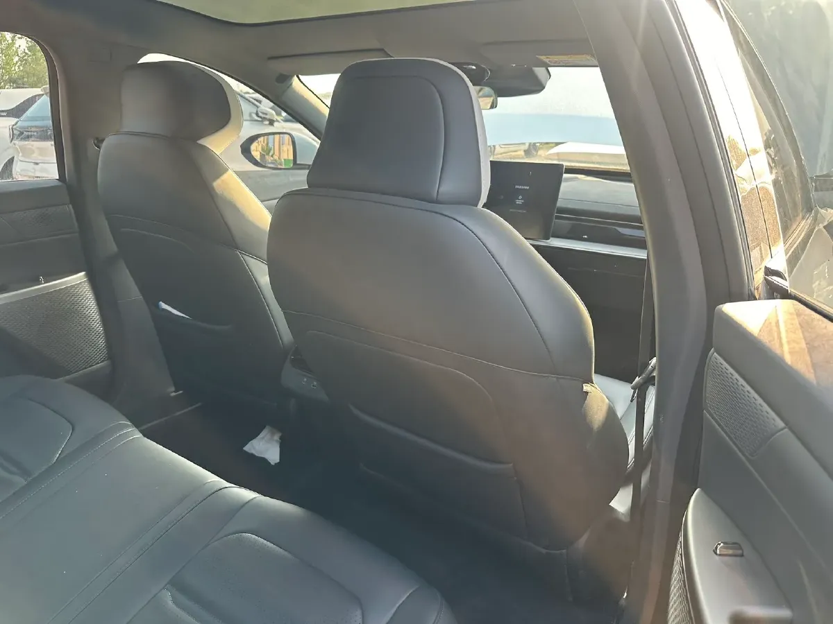 2024 DongFeng eπ eπ007 REEV 105HP REEV 28.4KWH,autocango,china used car exporter,china ev exporter,chinese used car exporter,chinese used ev exporter