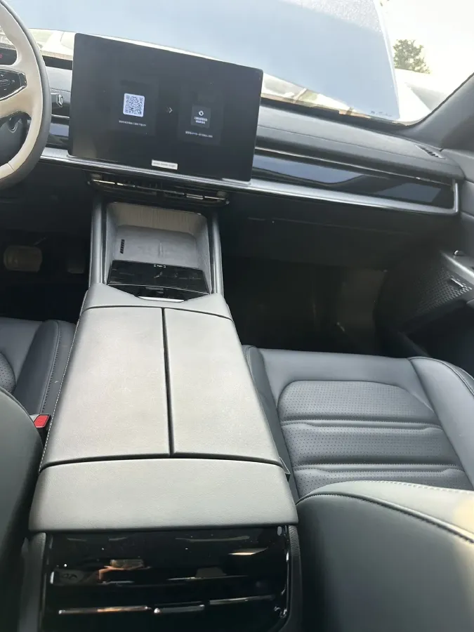 2024 DongFeng eπ eπ007 REEV 105HP REEV 28.4KWH,autocango,china used car exporter,china ev exporter,chinese used car exporter,chinese used ev exporter