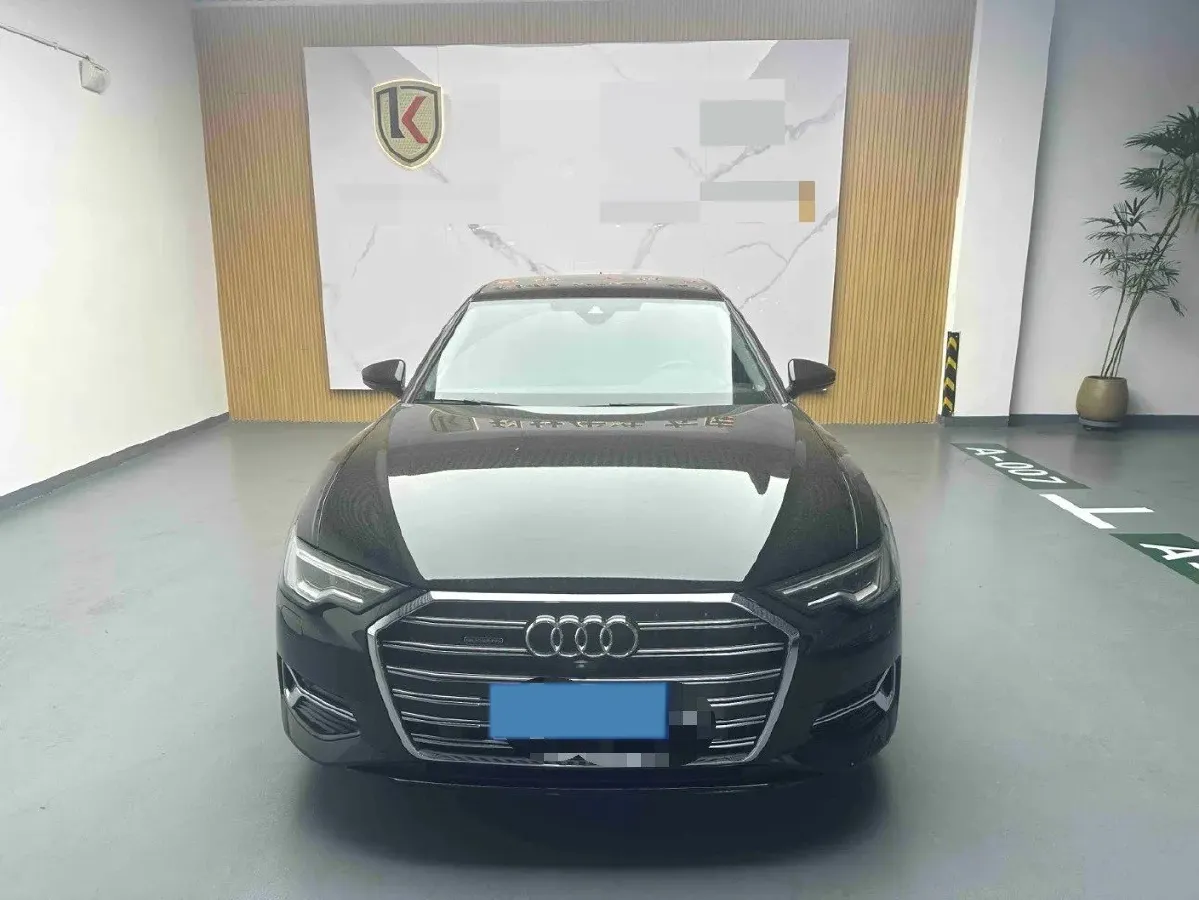2023 Audi A6L 2.0T 245HP L4 7DCT,autocango,china used car exporter,china ev exporter,chinese used car exporter,chinese used ev exporter