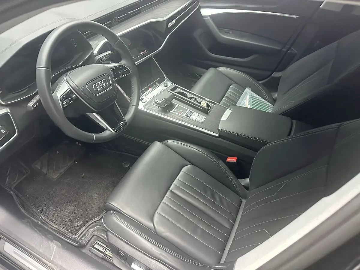 2023 Audi A6L 2.0T 245HP L4 7DCT,autocango,china used car exporter,china ev exporter,chinese used car exporter,chinese used ev exporter