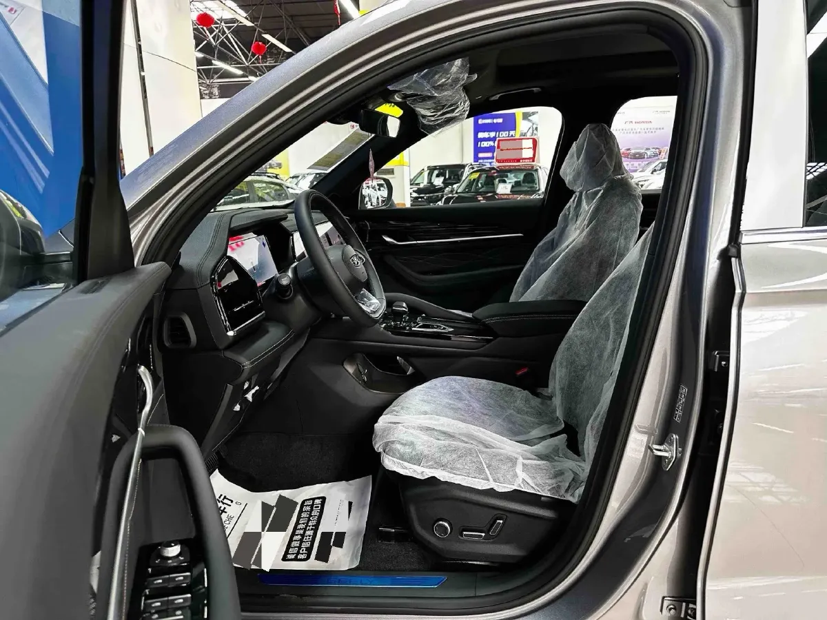 2024 Geely Monjaro 2.0T 218HP L4 7DCT,autocango,china used car exporter,china ev exporter,chinese used car exporter,chinese used ev exporter