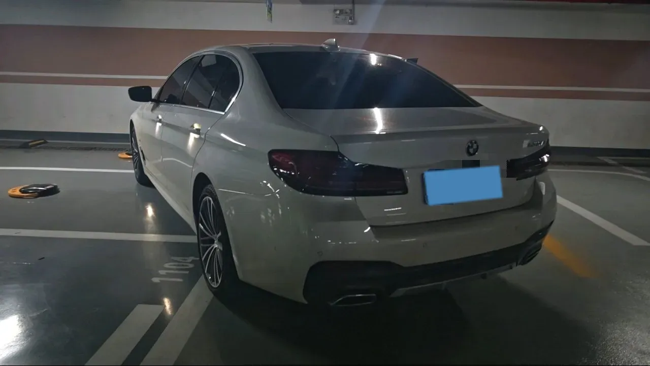 2023 BMW 5 Series 2.0T 245HP L4 8AT,autocango,china used car exporter,china ev exporter,chinese used car exporter,chinese used ev exporter