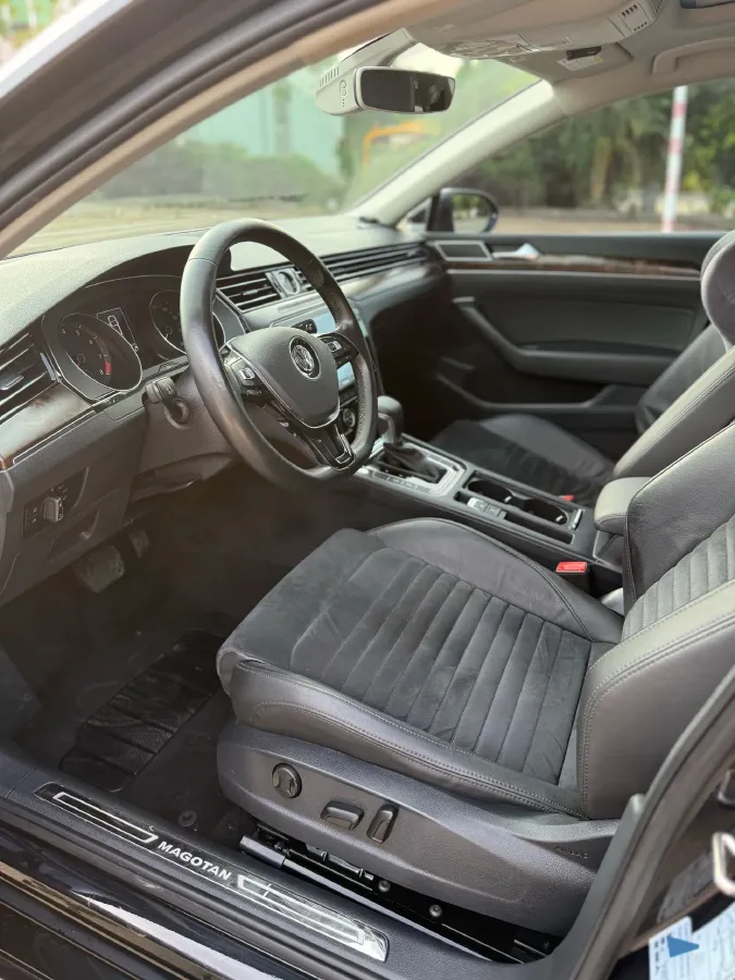 2018 Volkswagen Magotan 1.8T 180HP L4 7DCT,autocango,china used car exporter,china ev exporter,chinese used car exporter,chinese used ev exporter