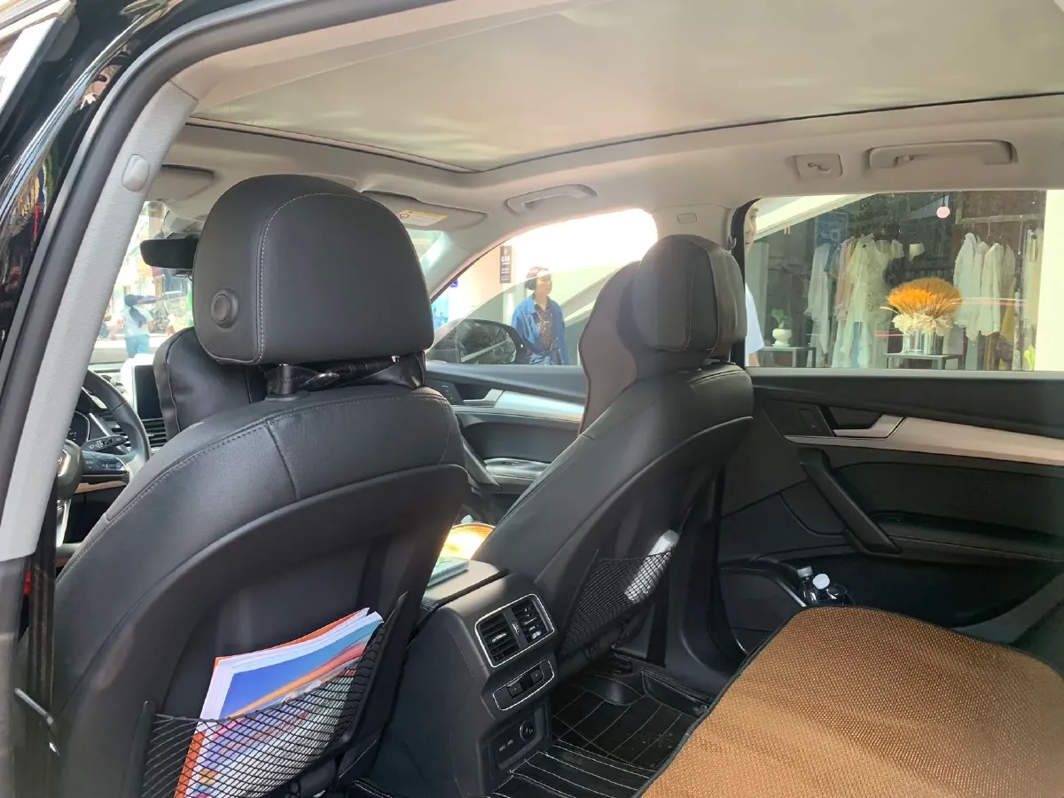 2020 Audi Q5L 2.0T 190HP L4 7DCT,autocango,china used car exporter,china ev exporter,chinese used car exporter,chinese used ev exporter