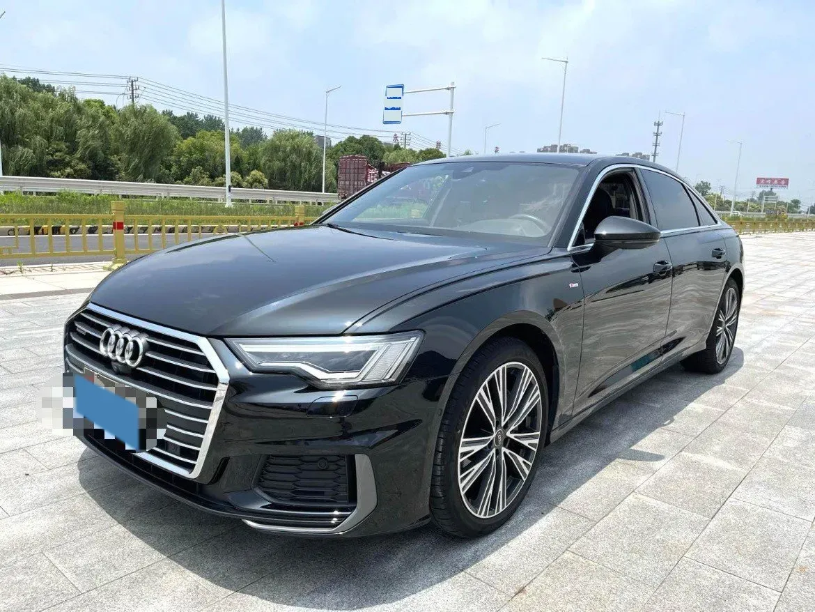 2022 Audi A6L 2.0T 224HP L4 7DCT,autocango,china used car exporter,china ev exporter,chinese used car exporter,chinese used ev exporter