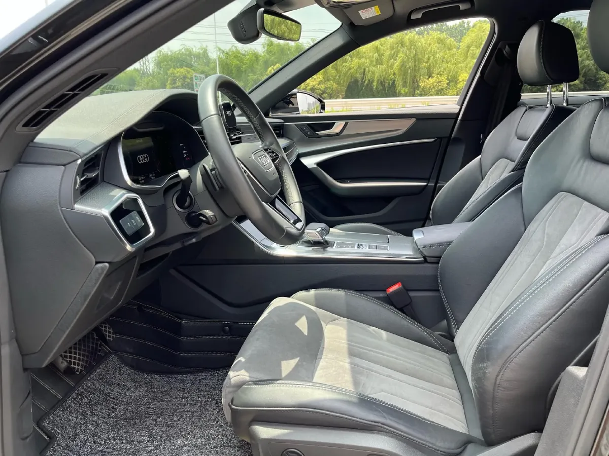 2022 Audi A6L 2.0T 224HP L4 7DCT,autocango,china used car exporter,china ev exporter,chinese used car exporter,chinese used ev exporter