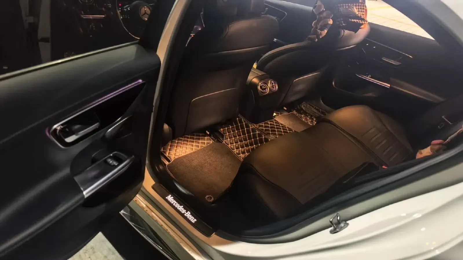 2023 Mercedes-Benz C Class 1.5T 204HP L4 9AT,autocango,china used car exporter,china ev exporter,chinese used car exporter,chinese used ev exporter