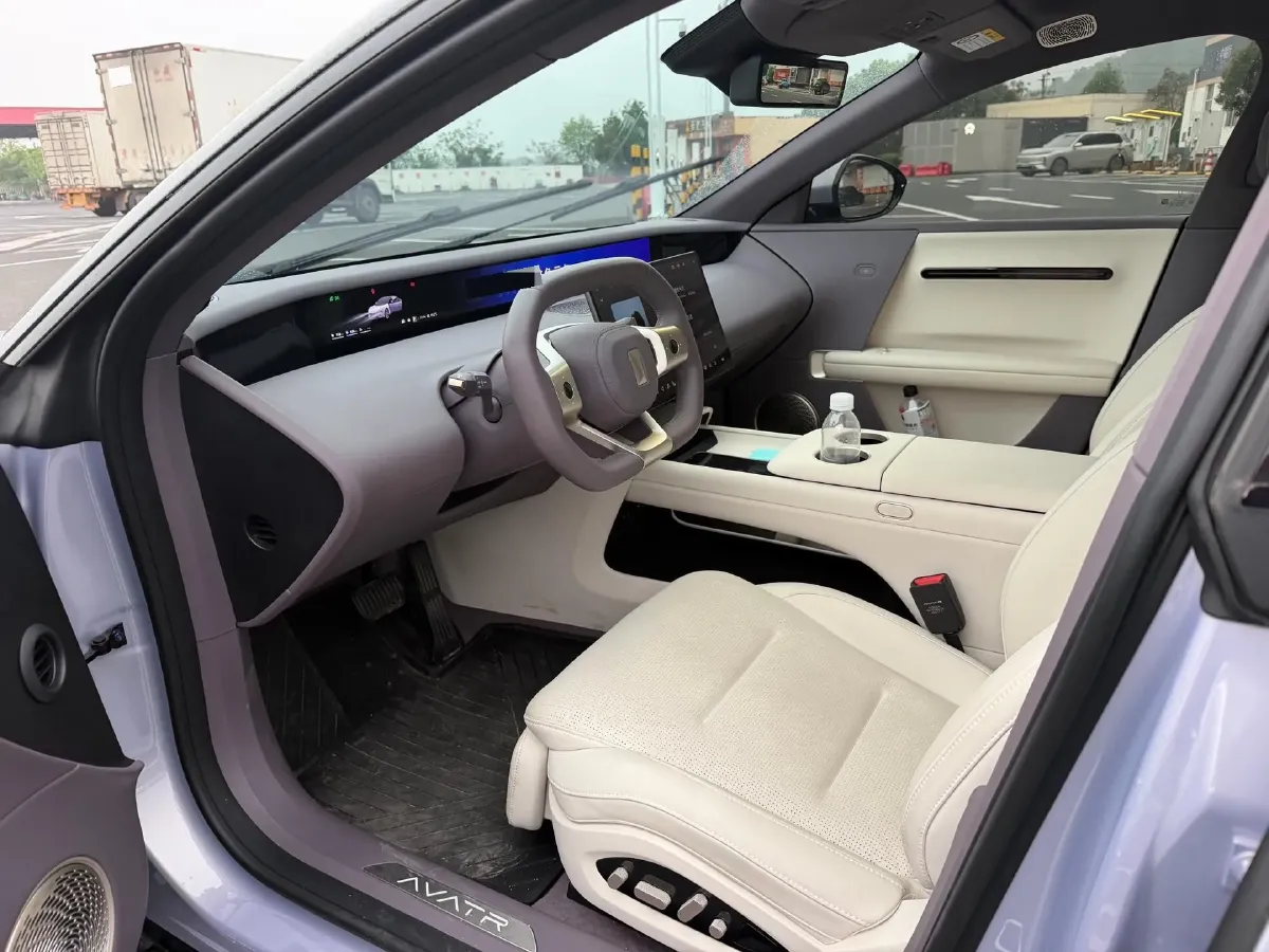 2025 Avatr 06 REEV 156HP REEV,autocango,china used car exporter,china ev exporter,chinese used car exporter,chinese used ev exporter