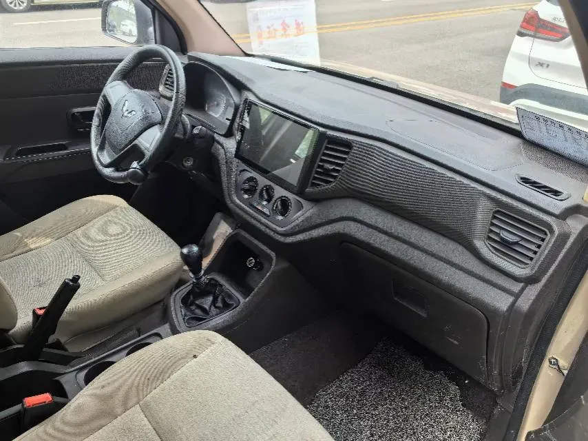 2019 WuLing HongGuang V 1.5L 99HP L4 6MT,autocango,china used car exporter,china ev exporter,chinese used car exporter,chinese used ev exporter