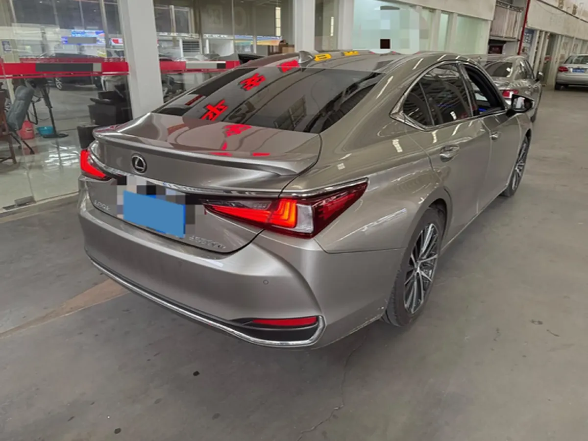 2022 Lexus ES 2.5L 178HP L4 E-CVT Hybrid,autocango,china used car exporter,china ev exporter,chinese used car exporter,chinese used ev exporter