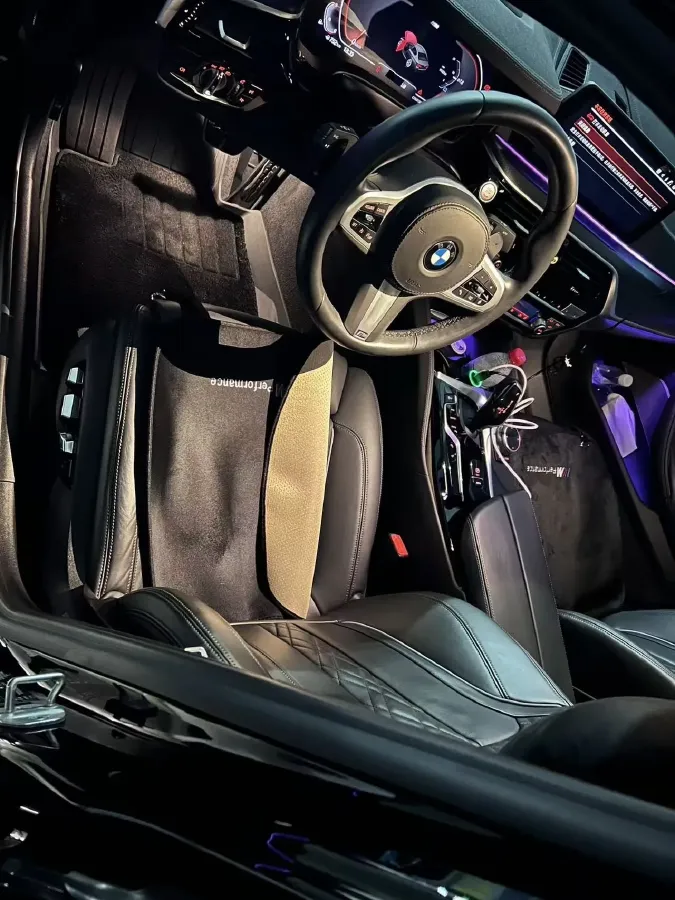 2021 BMW 5 Series 3.0T 340HP L6 8AT,autocango,china used car exporter,china ev exporter,chinese used car exporter,chinese used ev exporter